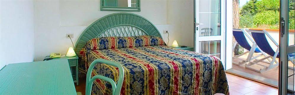 Hotel Villa Cristina ISOLA D'ELBA Exterior photo